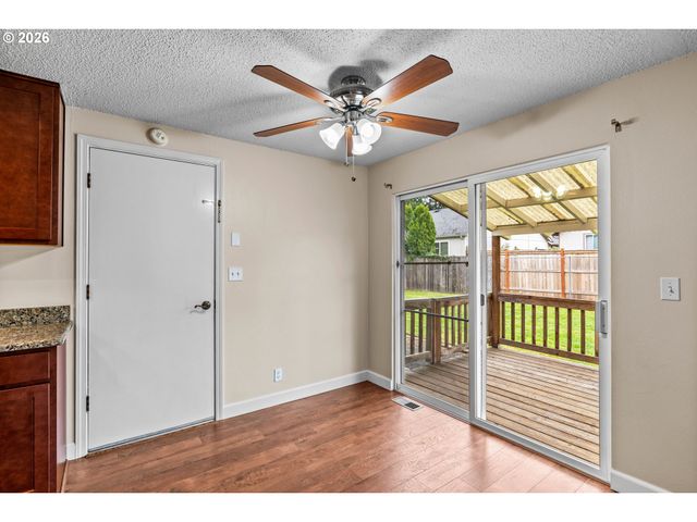 657 61ST St, Springfield, OR 97478