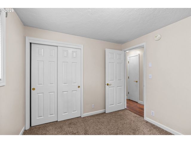 657 61ST St, Springfield, OR 97478