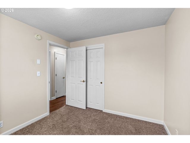 657 61ST St, Springfield, OR 97478