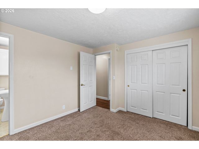 657 61ST St, Springfield, OR 97478