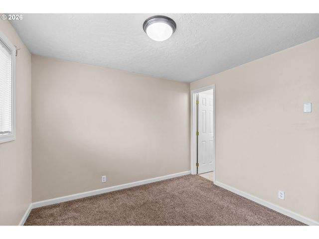 657 61ST St, Springfield, OR 97478