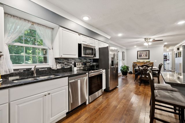 106 Dogwood Cir, Waverly, TN 37185