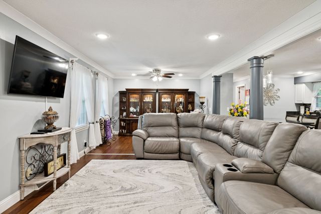 106 Dogwood Cir, Waverly, TN 37185