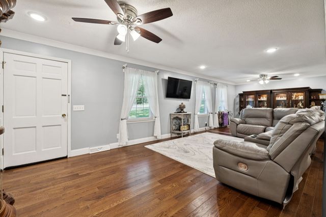 106 Dogwood Cir, Waverly, TN 37185