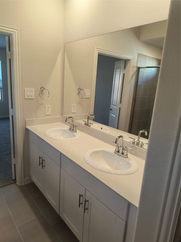 315 Canyon Oaks Drive, Greenville, TX 75402
