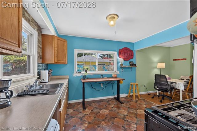 21847 Fenster Street, Belleville, MI 48111