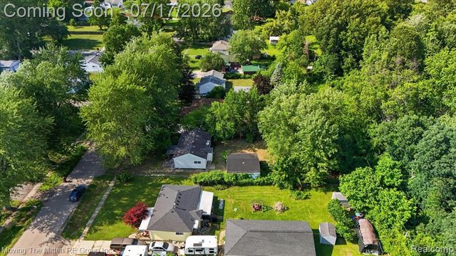 21847 Fenster Street, Belleville, MI 48111