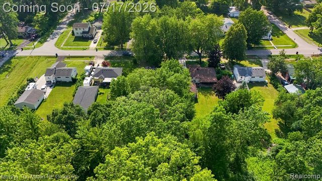 21847 Fenster Street, Belleville, MI 48111