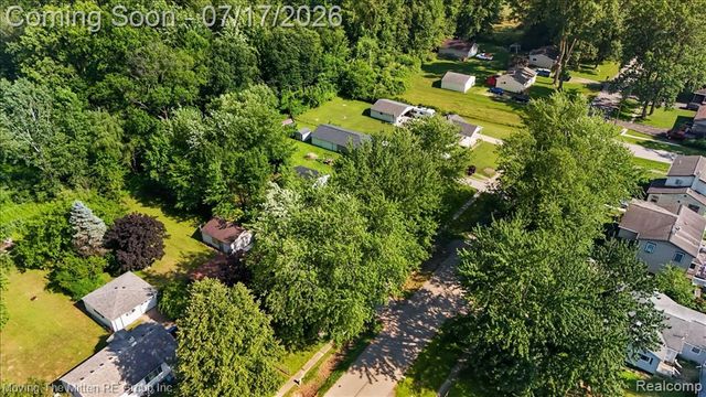 21847 Fenster Street, Belleville, MI 48111