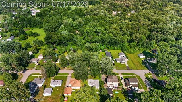 21847 Fenster Street, Belleville, MI 48111