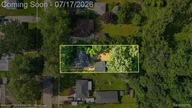 21847 Fenster Street, Belleville, MI 48111