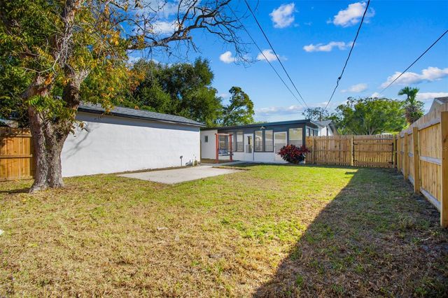 822 3RD AVENUE NW, Largo, FL 33770