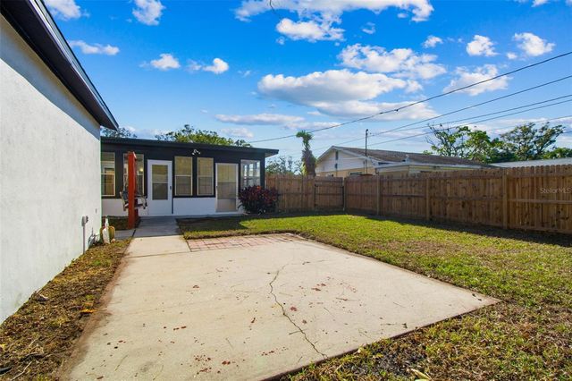 822 3RD AVENUE NW, Largo, FL 33770