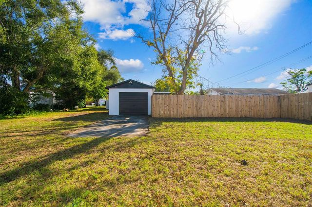 822 3RD AVENUE NW, Largo, FL 33770