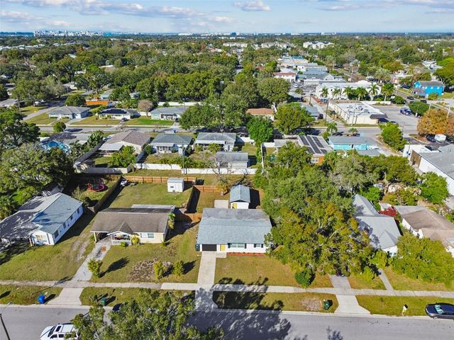 822 3RD AVENUE NW, Largo, FL 33770