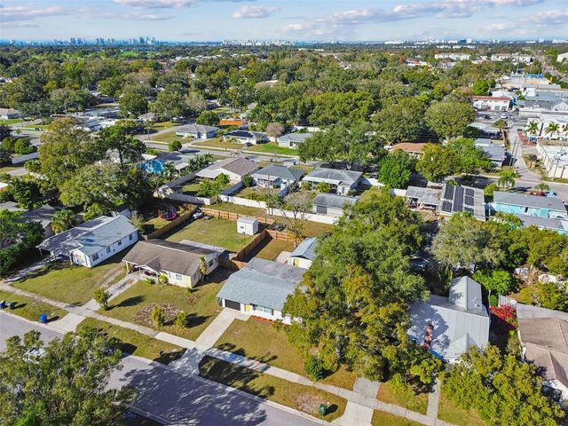 822 3RD AVENUE NW, Largo, FL 33770