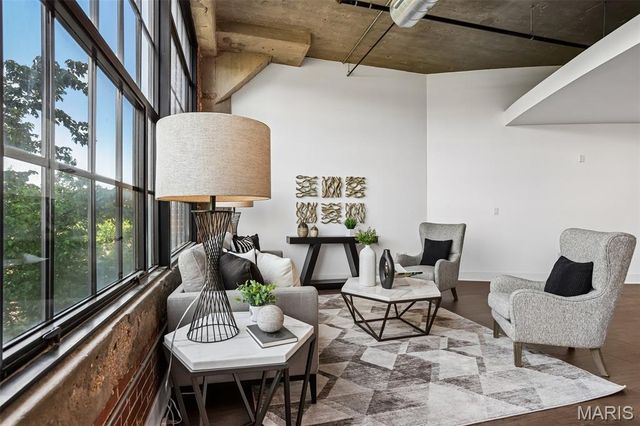 4100 Forest Park Avenue 304, St Louis, MO 63108