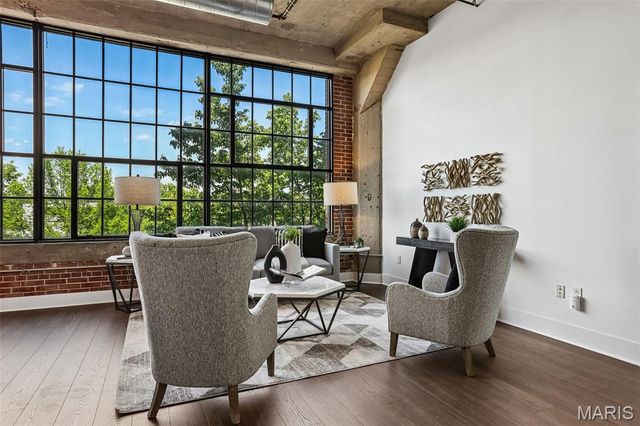 4100 Forest Park Avenue 304, St Louis, MO 63108