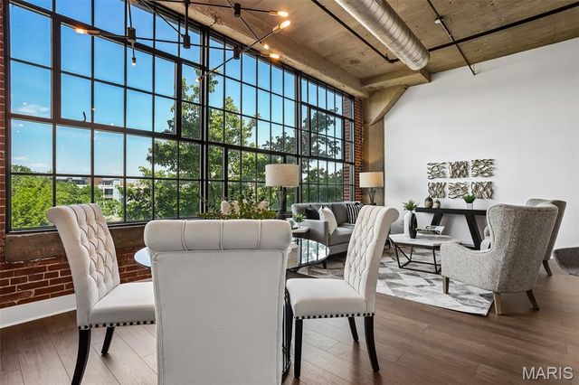4100 Forest Park Avenue 304, St Louis, MO 63108