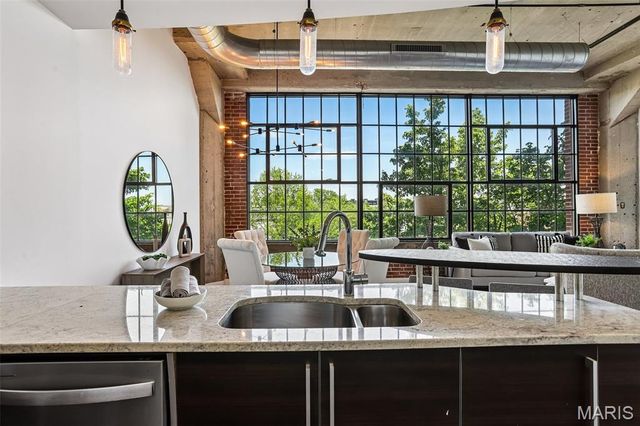4100 Forest Park Avenue 304, St Louis, MO 63108