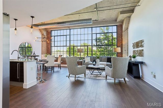 4100 Forest Park Avenue 304, St Louis, MO 63108