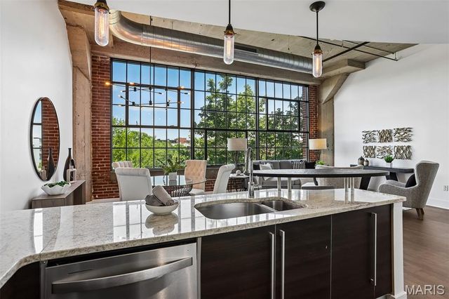 4100 Forest Park Avenue 304, St Louis, MO 63108
