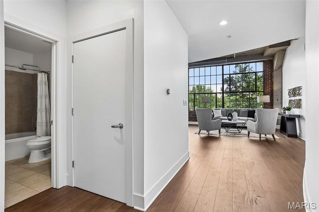 4100 Forest Park Avenue 304, St Louis, MO 63108