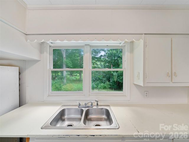 1644 State Hwy 80 S None, Burnsville, NC 28714