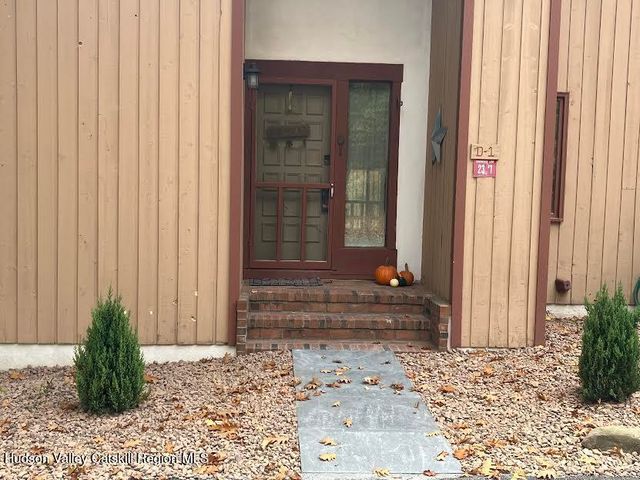 23 Townhouse Ln D 1, Windham, NY 12496