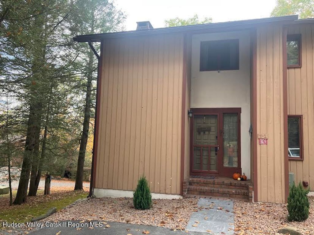 23 Townhouse Ln D 1, Windham, NY 12496