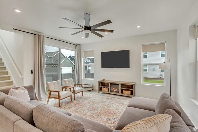 867 N 2125 W, Layton, UT 84041