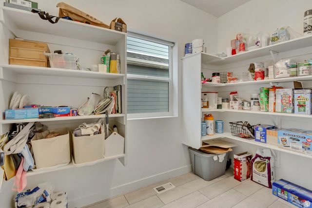 867 N 2125 W, Layton, UT 84041