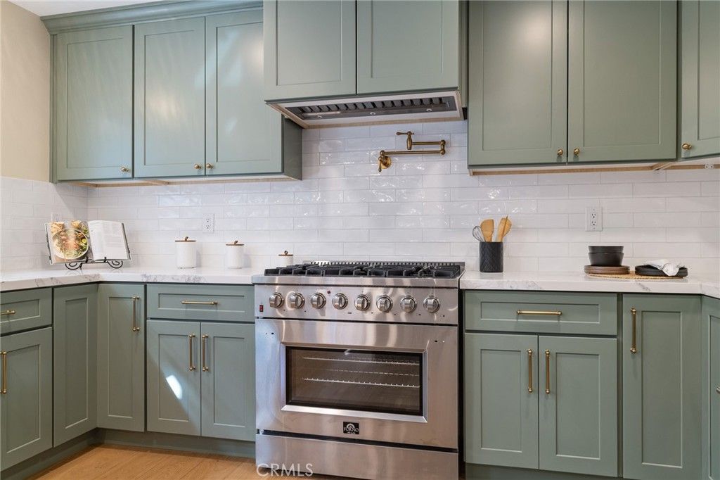 Image 10 of property listing at 275 Fairview Road, Ojai, CA 93023