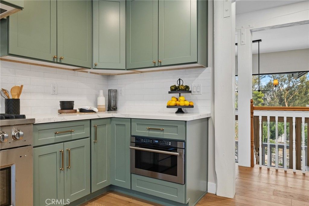 Image 11 of property listing at 275 Fairview Road, Ojai, CA 93023