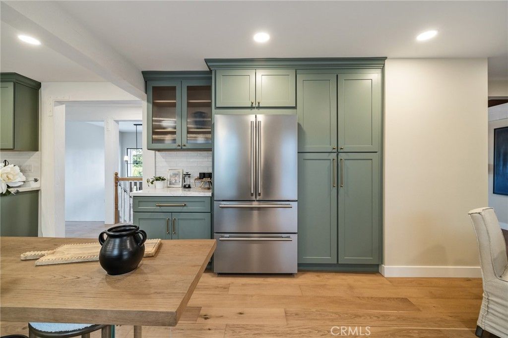 Image 12 of property listing at 275 Fairview Road, Ojai, CA 93023