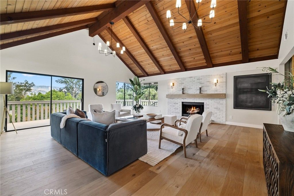 Image 18 of property listing at 275 Fairview Road, Ojai, CA 93023