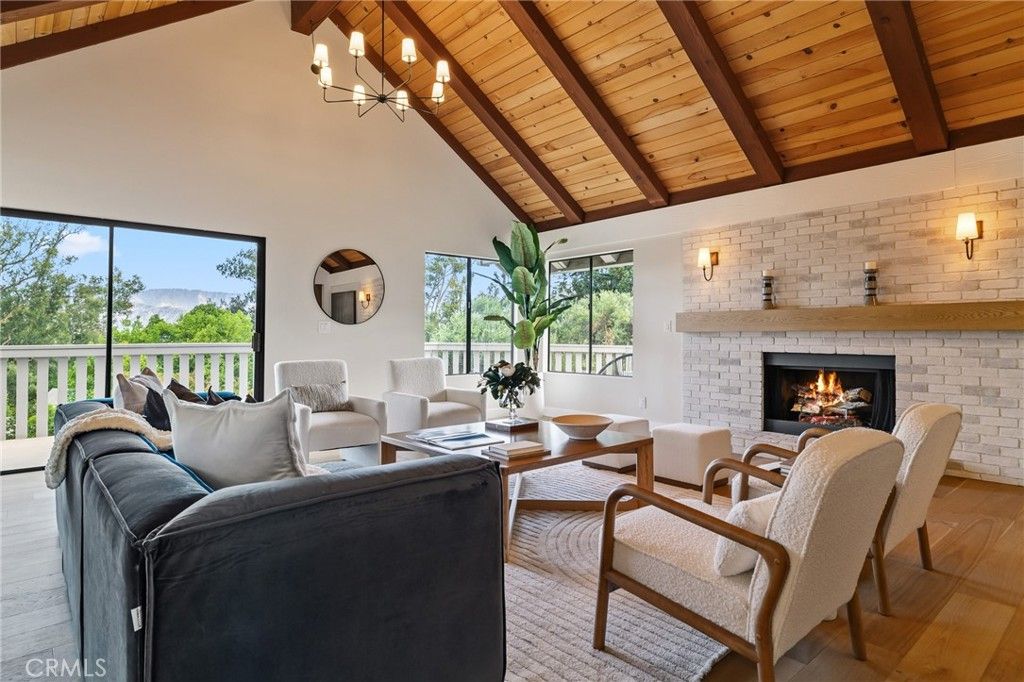 Image 19 of property listing at 275 Fairview Road, Ojai, CA 93023