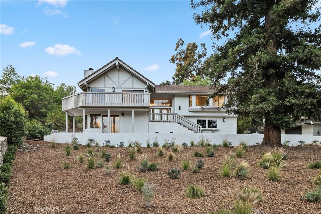 Image 2 of property listing at 275 Fairview Road, Ojai, CA 93023