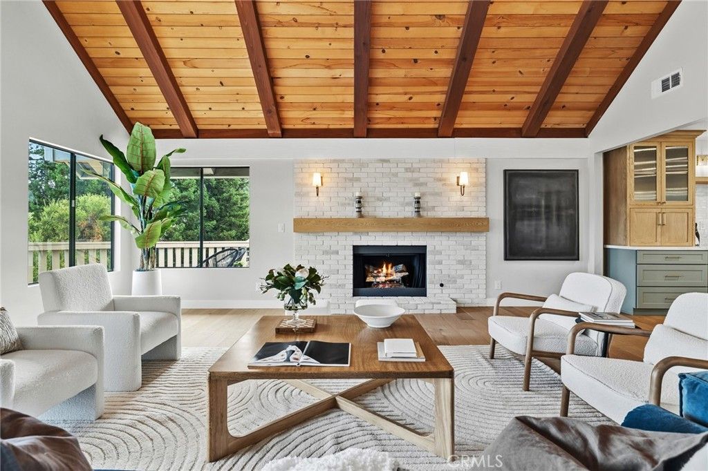 Image 20 of property listing at 275 Fairview Road, Ojai, CA 93023