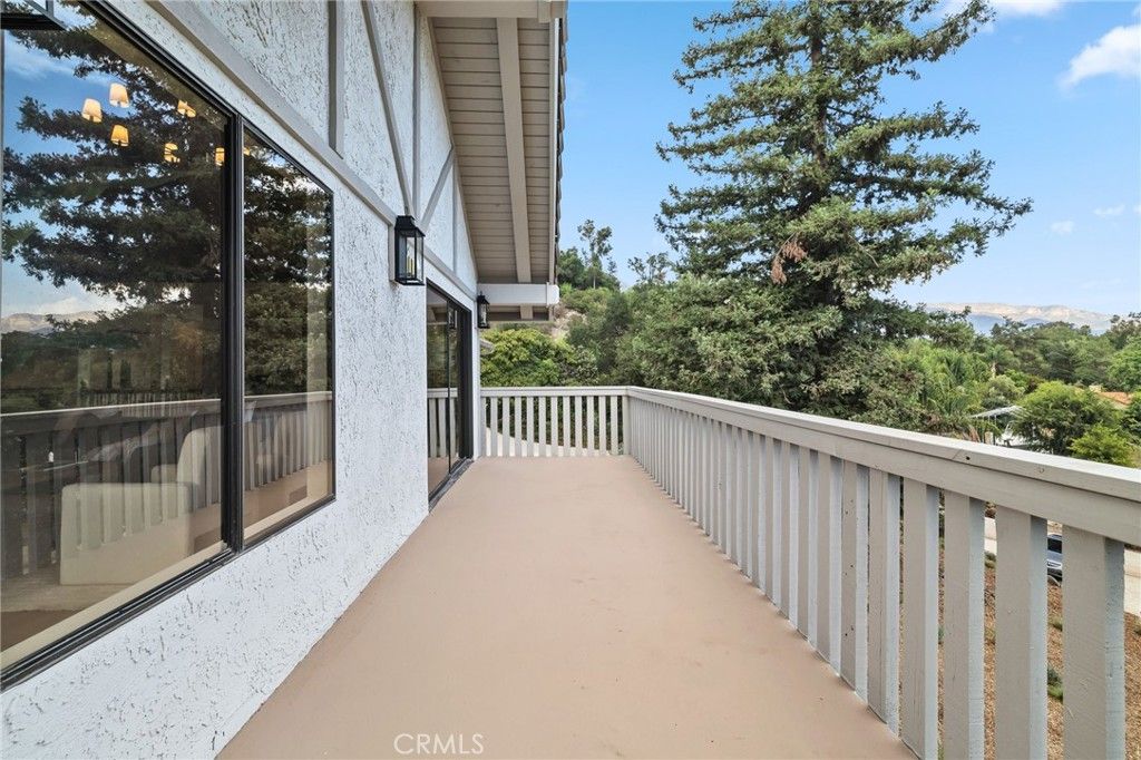 Image 25 of property listing at 275 Fairview Road, Ojai, CA 93023