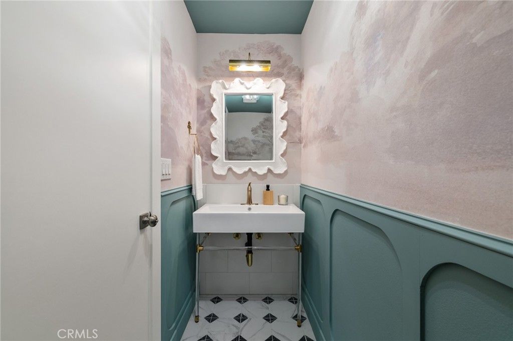 Image 29 of property listing at 275 Fairview Road, Ojai, CA 93023