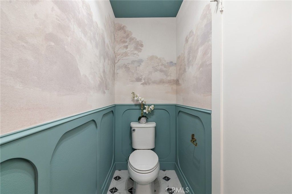 Image 30 of property listing at 275 Fairview Road, Ojai, CA 93023