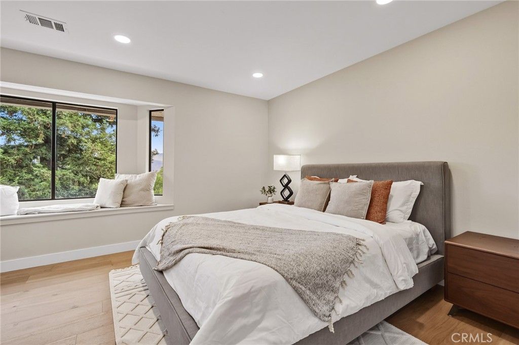 Image 31 of property listing at 275 Fairview Road, Ojai, CA 93023