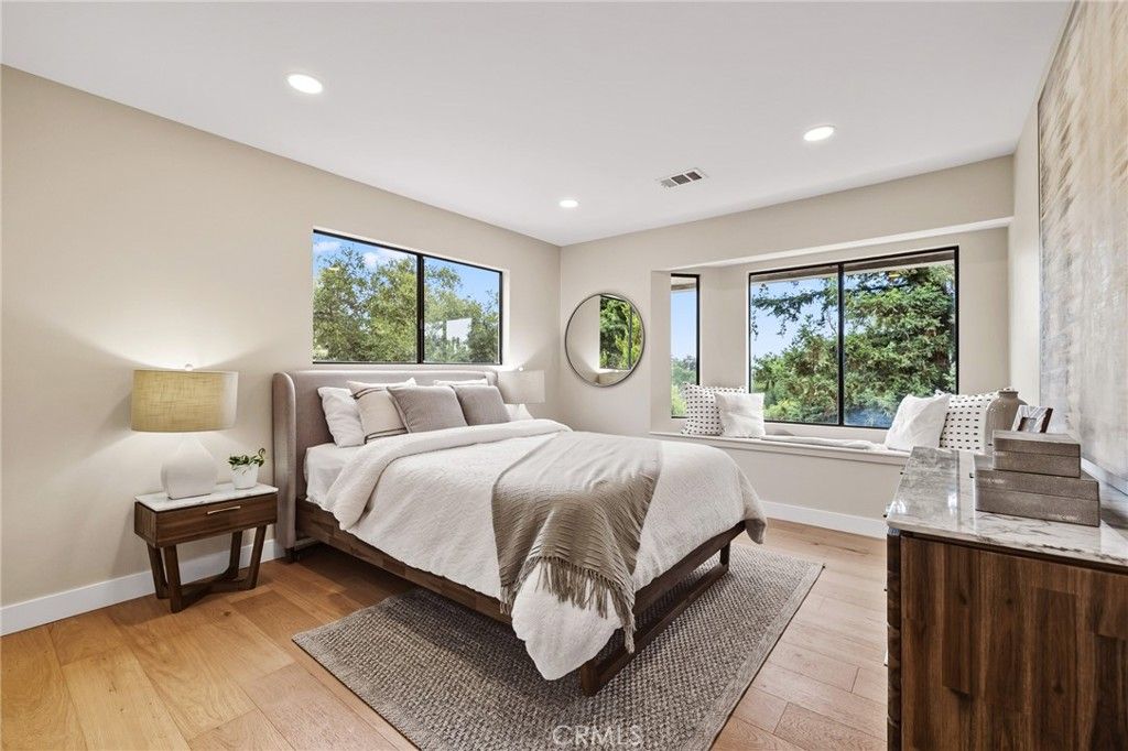 Image 33 of property listing at 275 Fairview Road, Ojai, CA 93023