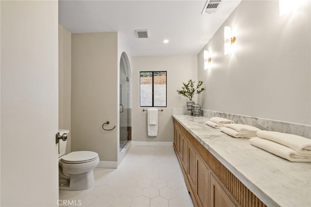 Image 43 of property listing at 275 Fairview Road, Ojai, CA 93023