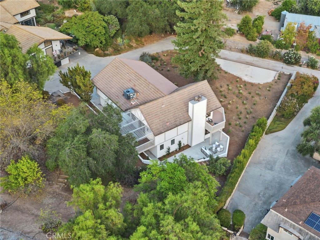 Image 69 of property listing at 275 Fairview Road, Ojai, CA 93023