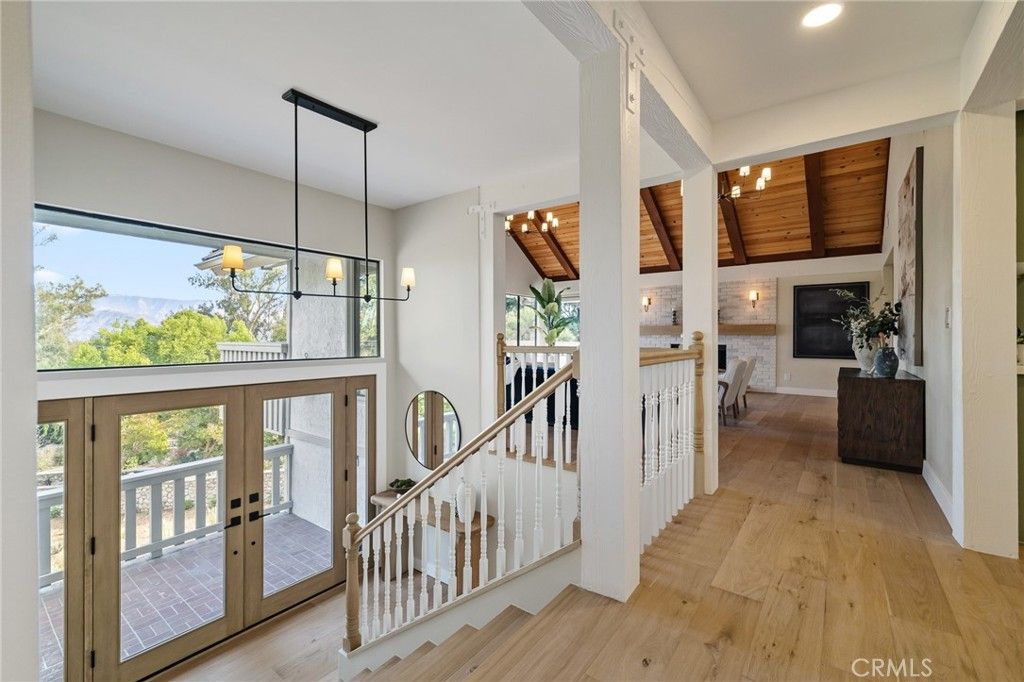 Image 7 of property listing at 275 Fairview Road, Ojai, CA 93023