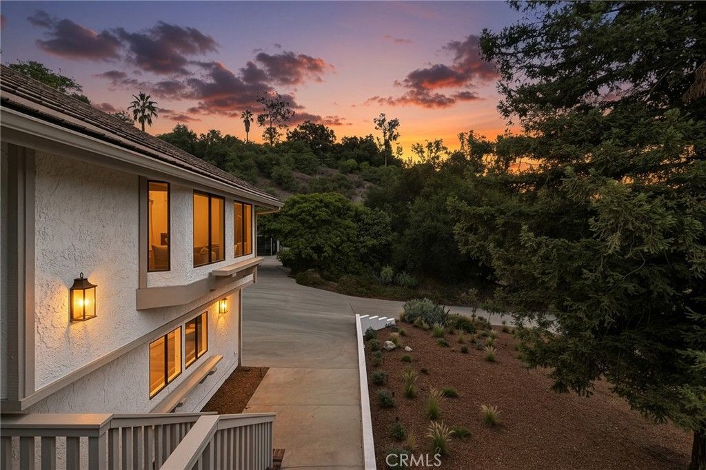 Image 74 of property listing at 275 Fairview Road, Ojai, CA 93023