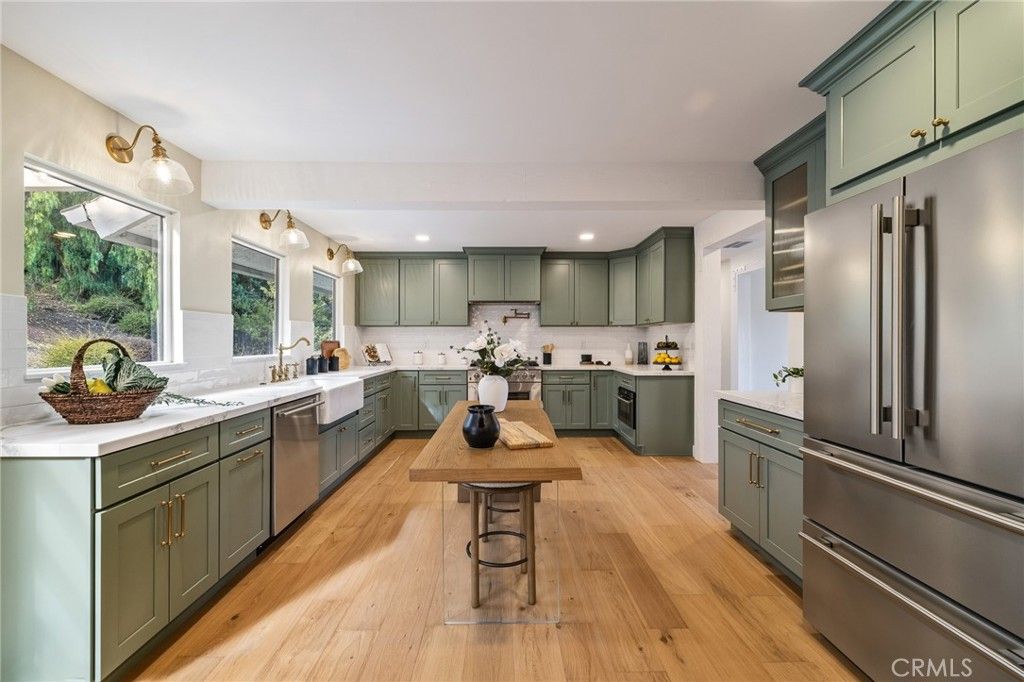 Image 9 of property listing at 275 Fairview Road, Ojai, CA 93023