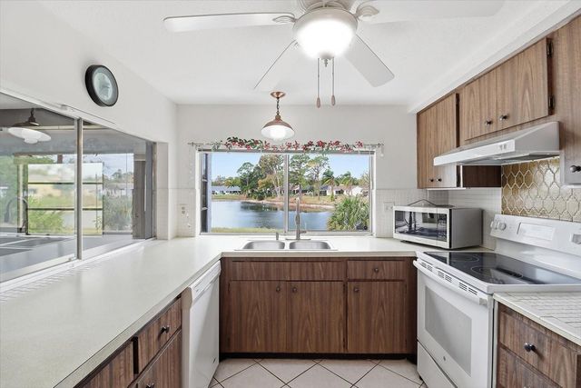 12303 FIELDSTONE LANE, Hudson, FL 34667